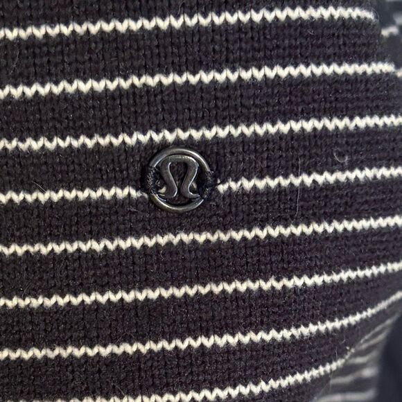 Lululemon Fleet Street Pullover Black White - Picture 4 of 5